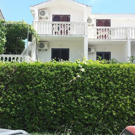 בודווה Apartments Fortunella מראה חיצוני תמונה